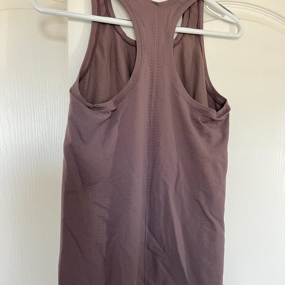 Nike Dri-Fit Lightweight Mauve Racerback Tank Top Size Medium - Picture 2 of 5